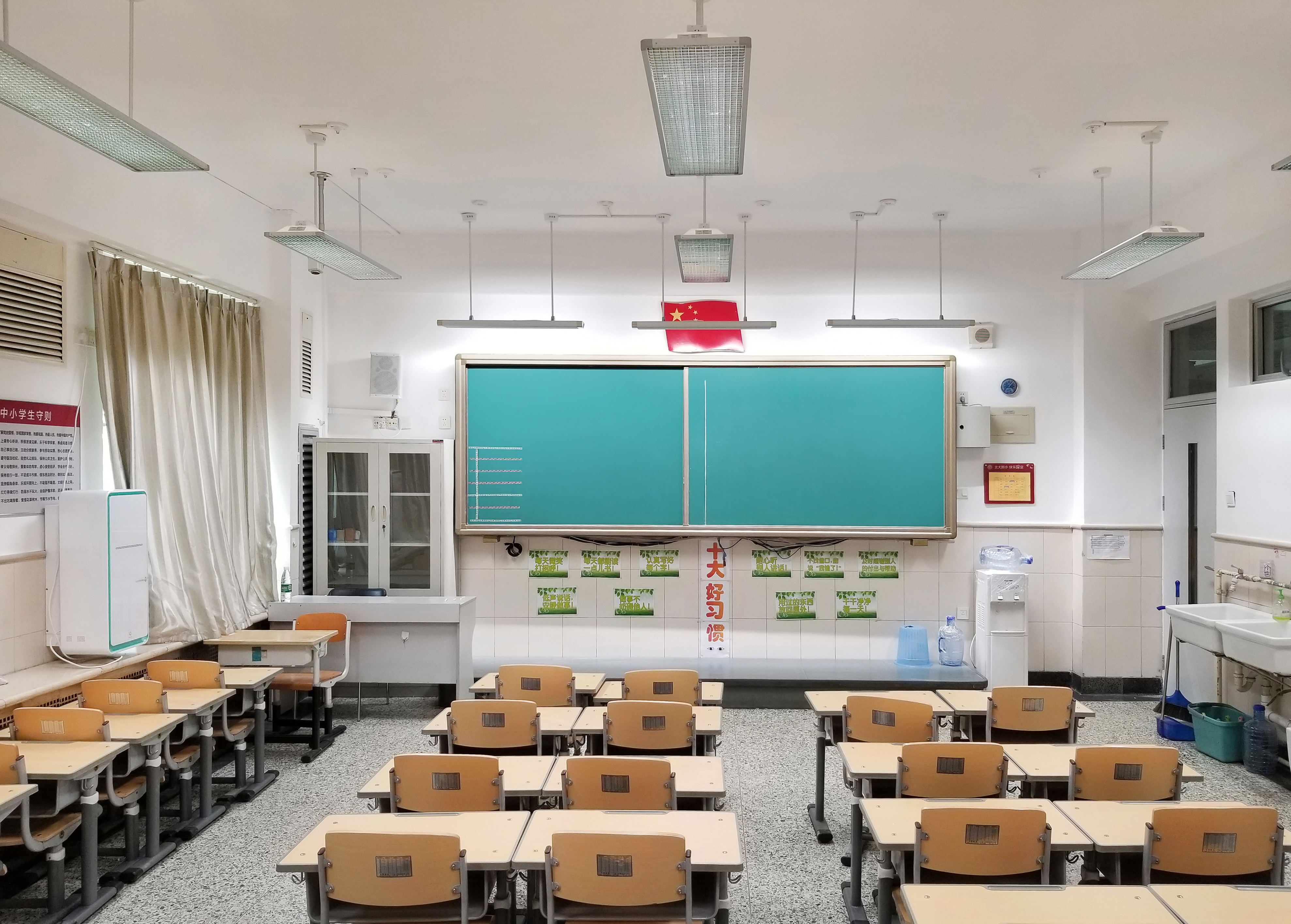 一圖讀懂，3月實(shí)施！強(qiáng)制性國(guó)家標(biāo)準(zhǔn)《兒童青少年學(xué)習(xí)用品近視防控衛(wèi)生要求》解讀來(lái)了！